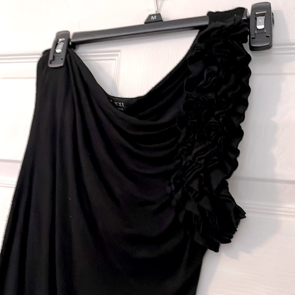 JUNIORS OFF THE SHOULDER TOP : SIZE MEDIUM - Picture 2 of 4